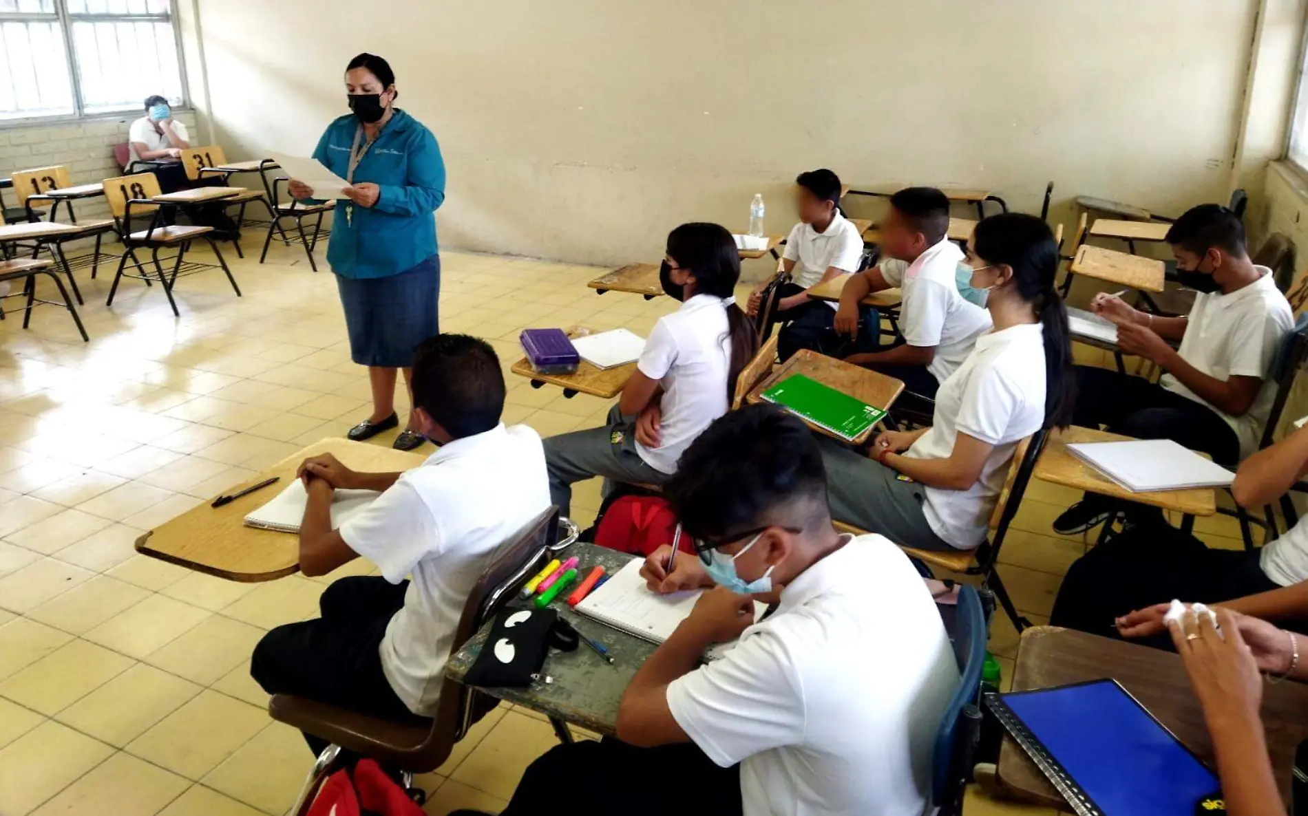 A partir de este ciclo escolar, los estudiantes de educación básica trabajan dentro de las aulas con nuevos libros de texto gratuitos